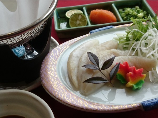 ふぐ一人鍋 美味しーい!ポン酢でさっぱりとお召し上がり頂けます。